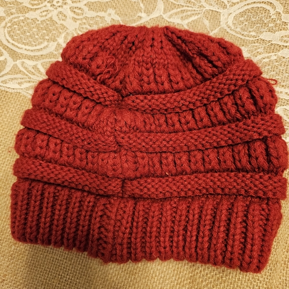 Kids C.C. Beanie with Ponytail Opening - Picture 3 of 4